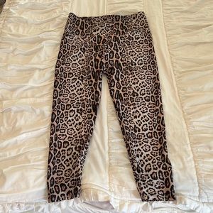 Onzie leopard leggings